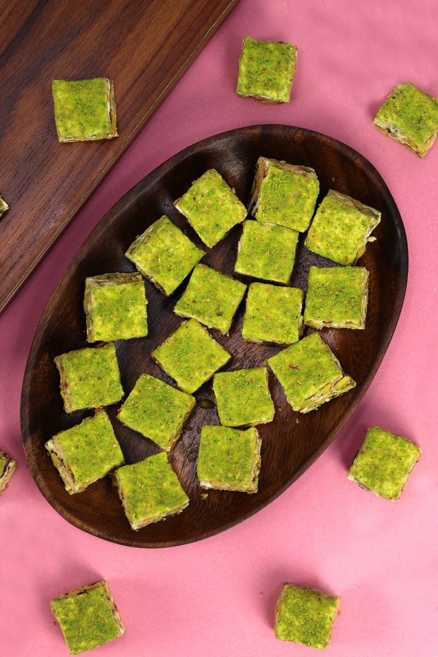 Lokum Baklava Toz Fıstıklı Çikolatalı 275 Gram